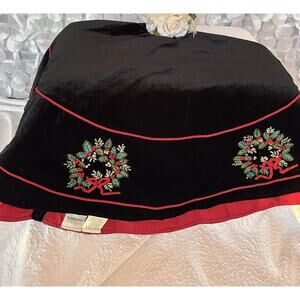 Vintage Waverly Tree Skirt Wreath Crewel Embroidered Black Velvet Christmas 54”